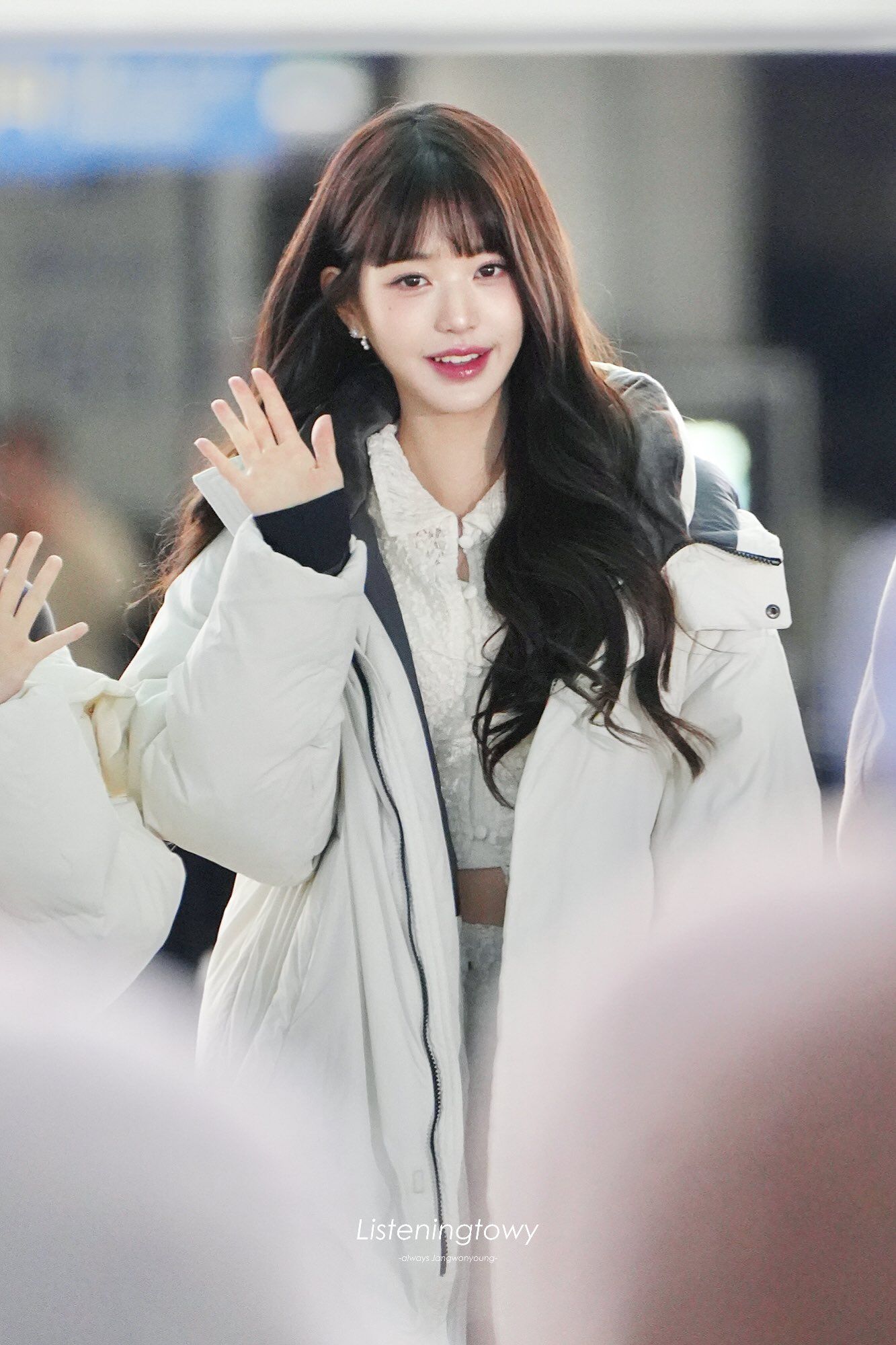 [연예] 장원영 출국