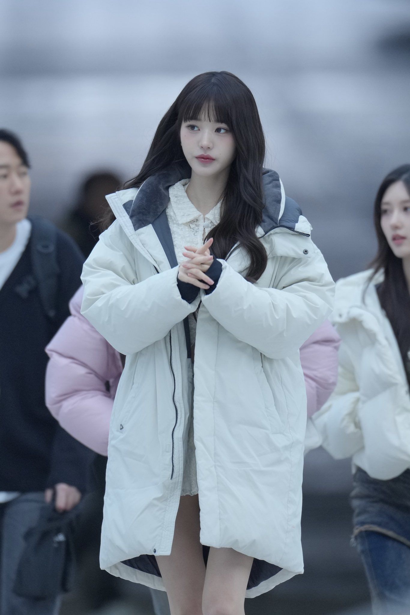 [연예] 장원영 출국