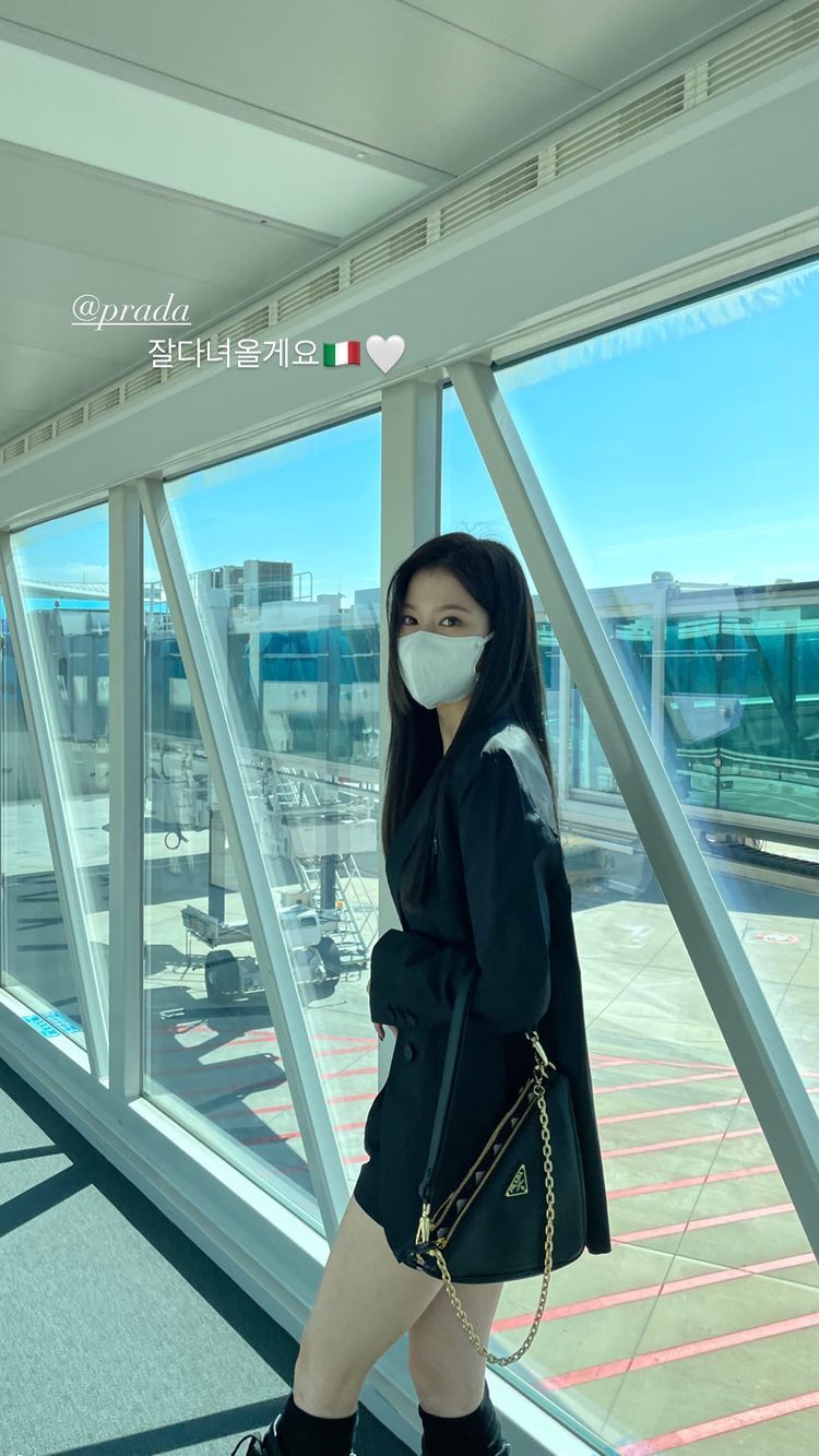 [연예] 사나 출국