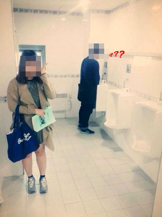 남자 화장실에 줄 선 여성들…'성적 욕망' 없어 처벌 불가