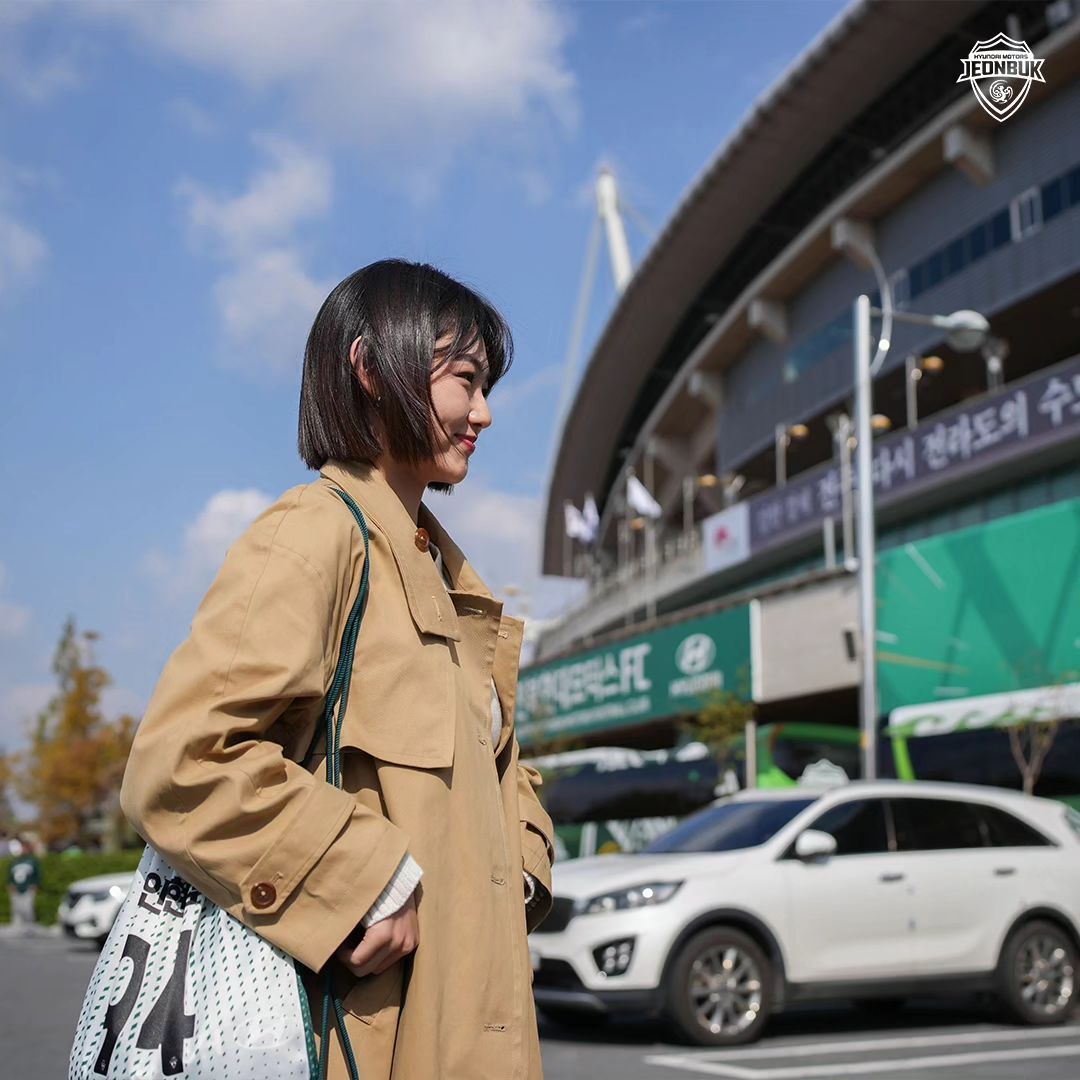 [연예] 강미나 시축행사