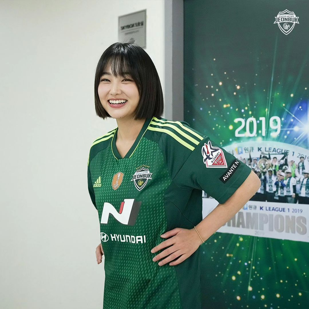 [연예] 강미나 시축행사