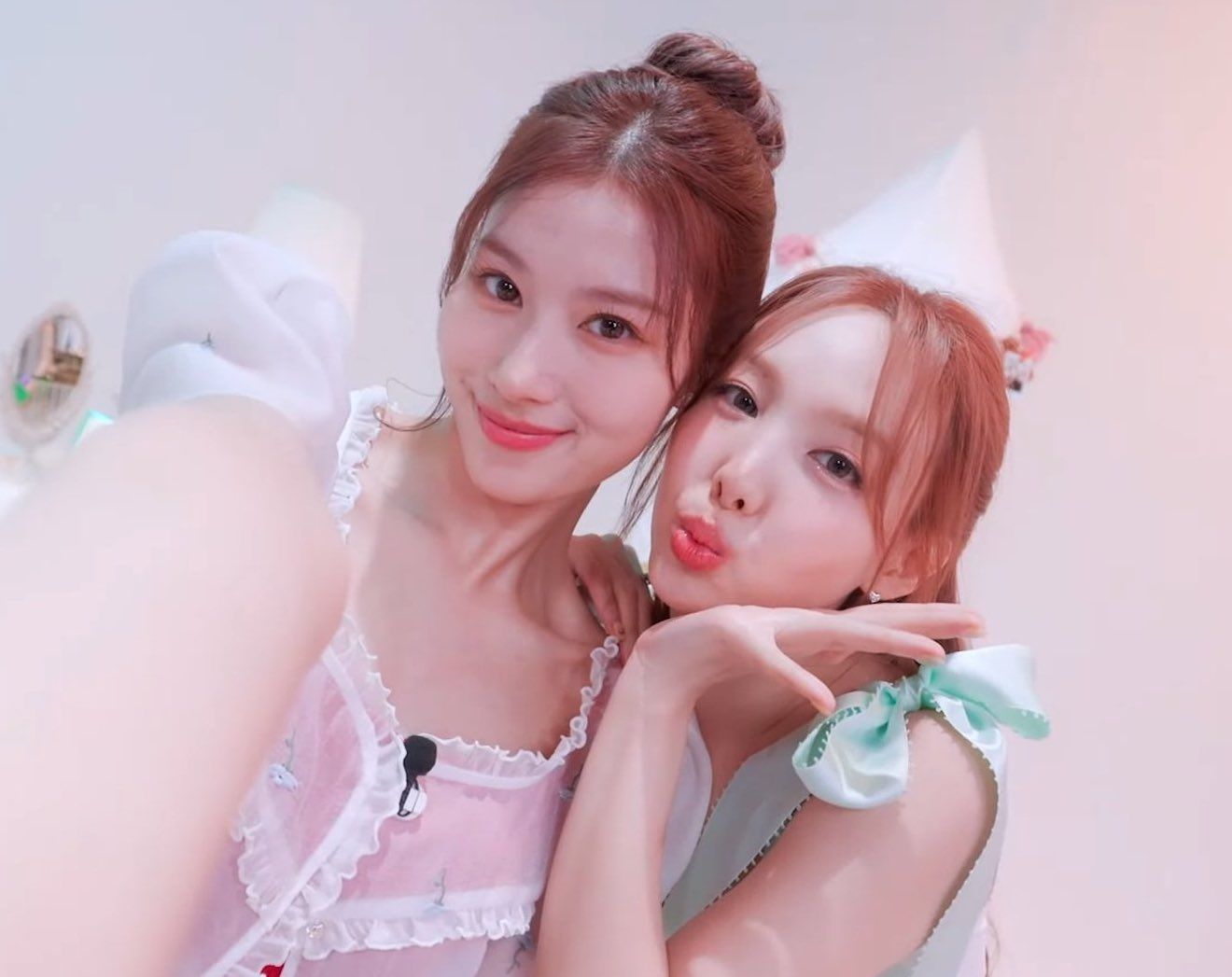 [연예] 트와이스 사나 & 나연