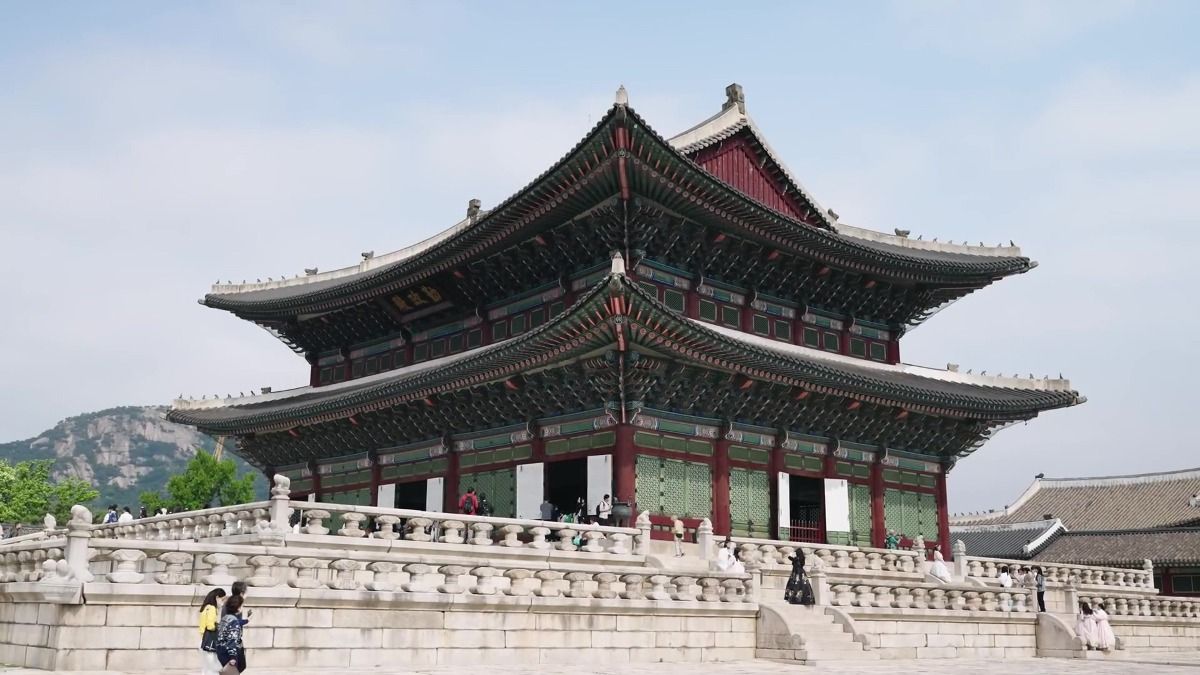 첫 한국여행에서 서울 거리의 아름다움에 압도 당했다는 일본인