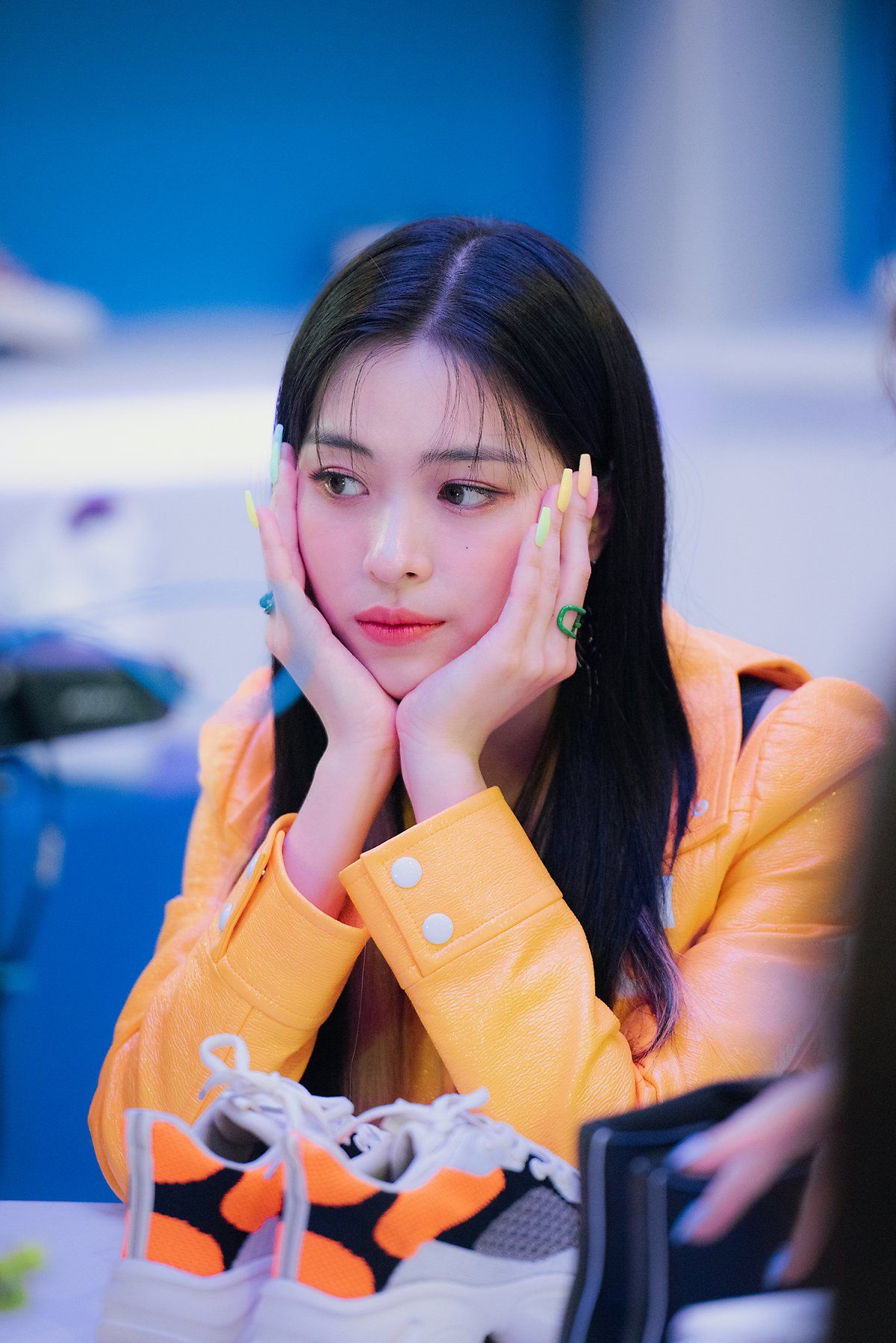 [연예] ITZY “SNEAKERS” MV BEHIND