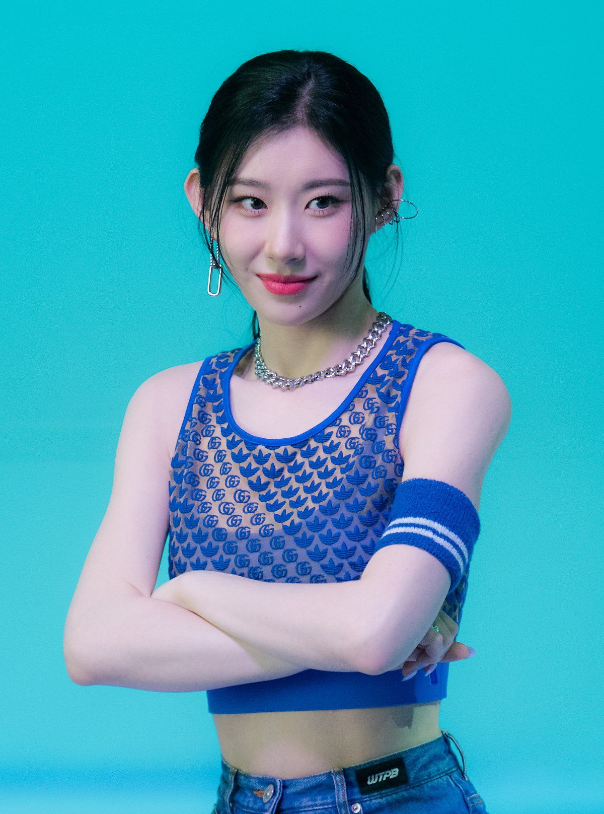 [연예] ITZY “SNEAKERS” MV BEHIND