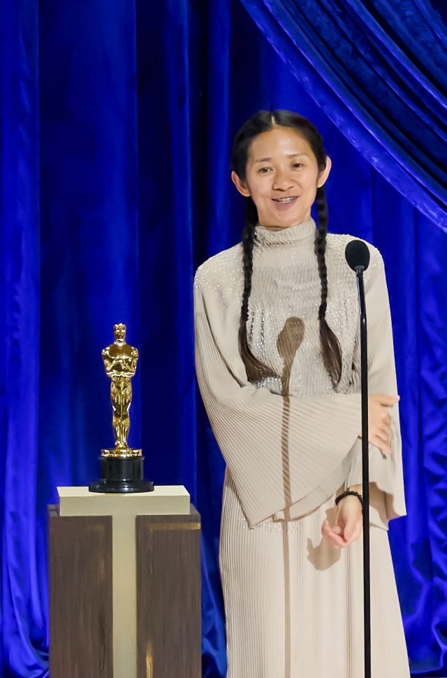 [기타] 중국이 아카데미 2관왕 감독 축하글 다 지운 이유